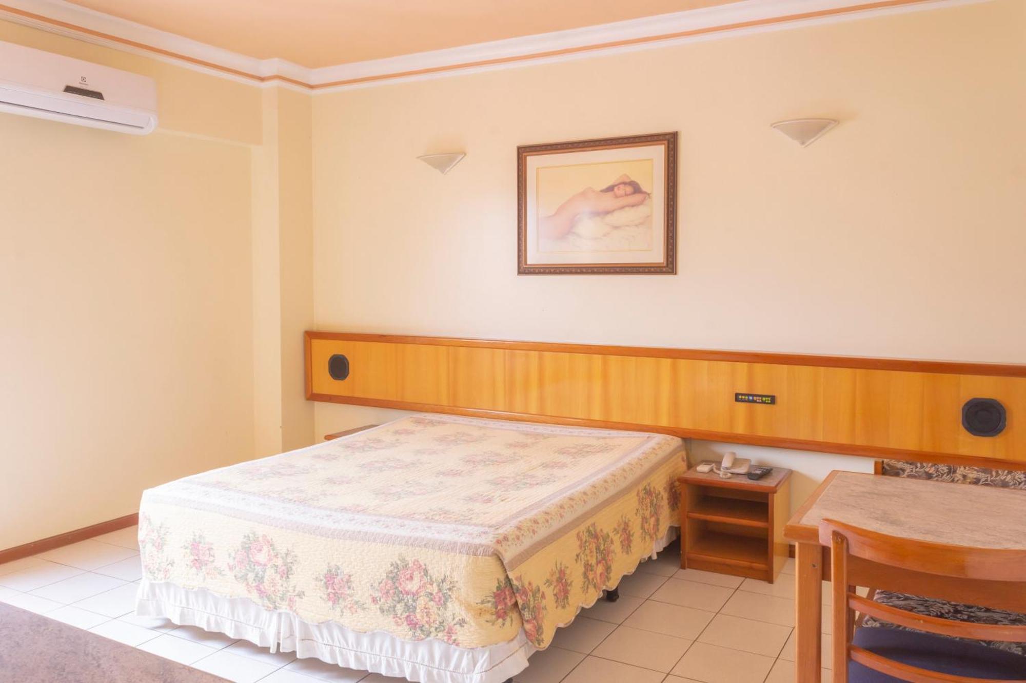 Hotel Oyo Real Palace Hotel,
