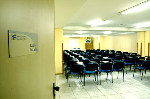 Oyo Real Palace Hotel, 3* Teresina